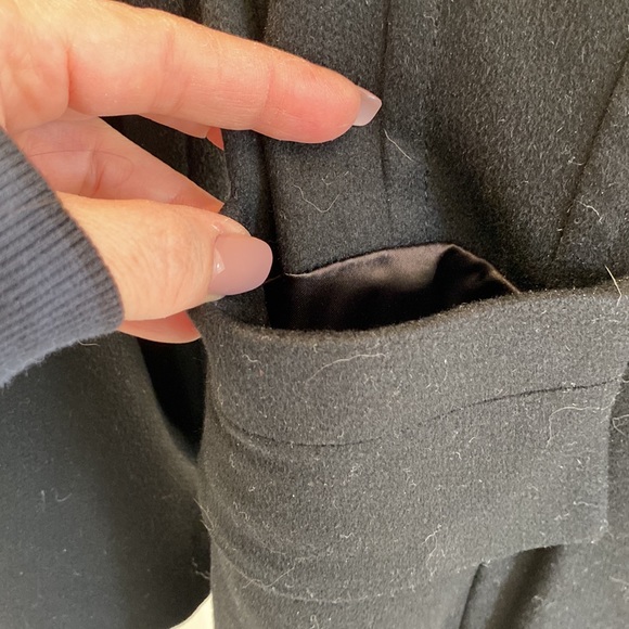 Hugo Boss winter coat - Picture 4 of 12